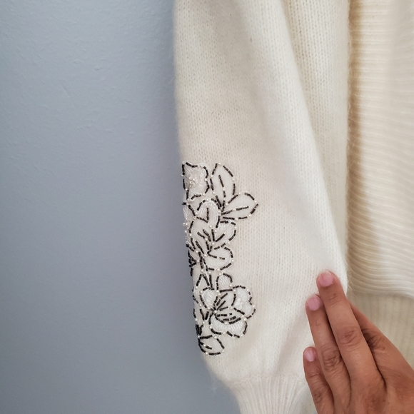 Vintage Gorgeous Erez Lambswool & Angora Rabbit Hair Embroidered Sweater - Picture 5 of 10